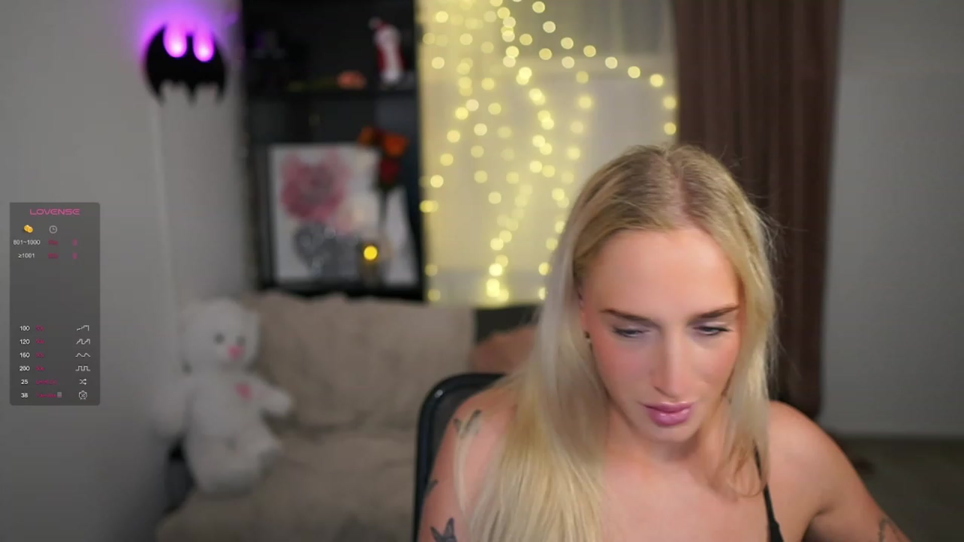 Gallery image thumbnail from NicoletteShea's myfreecams stream on, 01/02/2024, 14:27 image 15 of 20