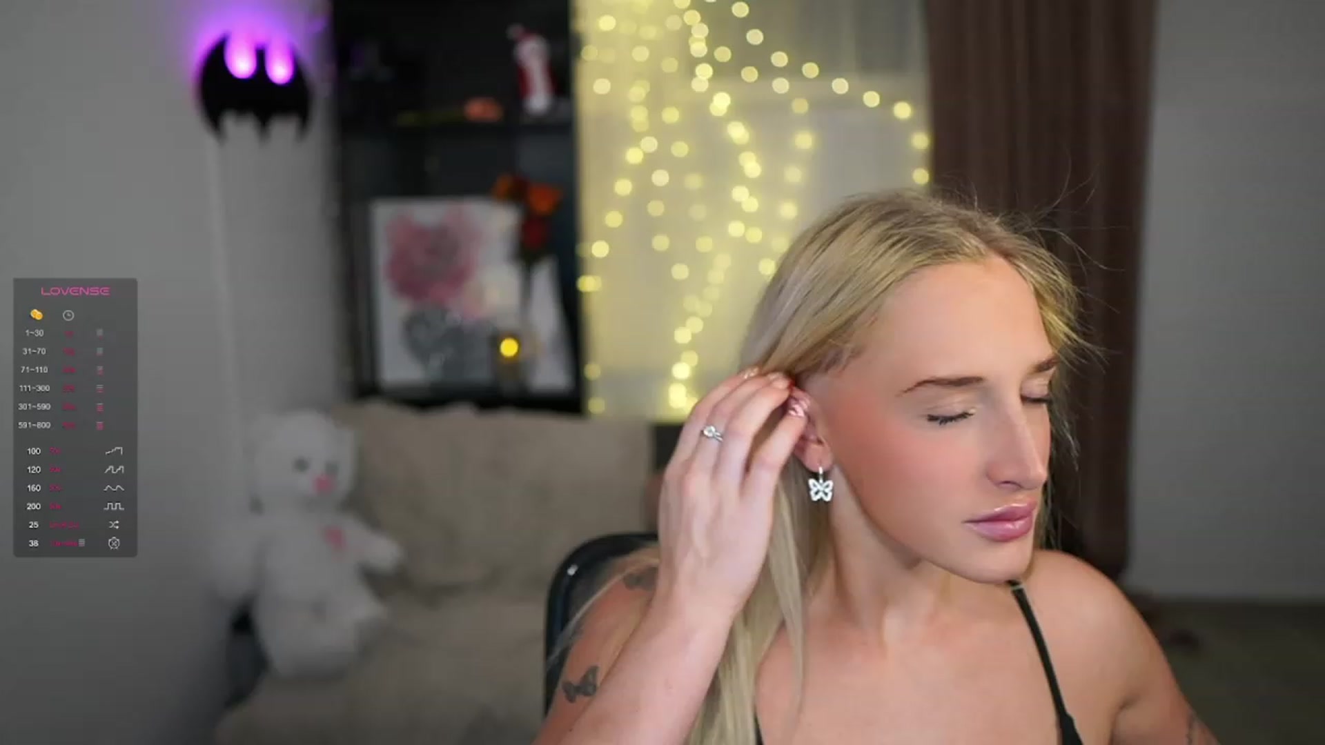 Gallery image thumbnail from NicoletteShea's myfreecams stream on, 01/02/2024, 14:27 image 11 of 20