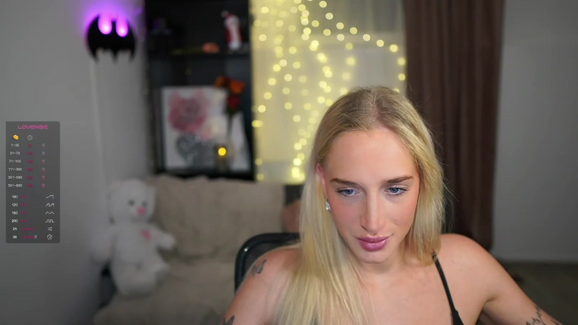 Gallery image thumbnail from NicoletteShea's myfreecams stream on, 01/02/2024, 14:27 image 12 of 20