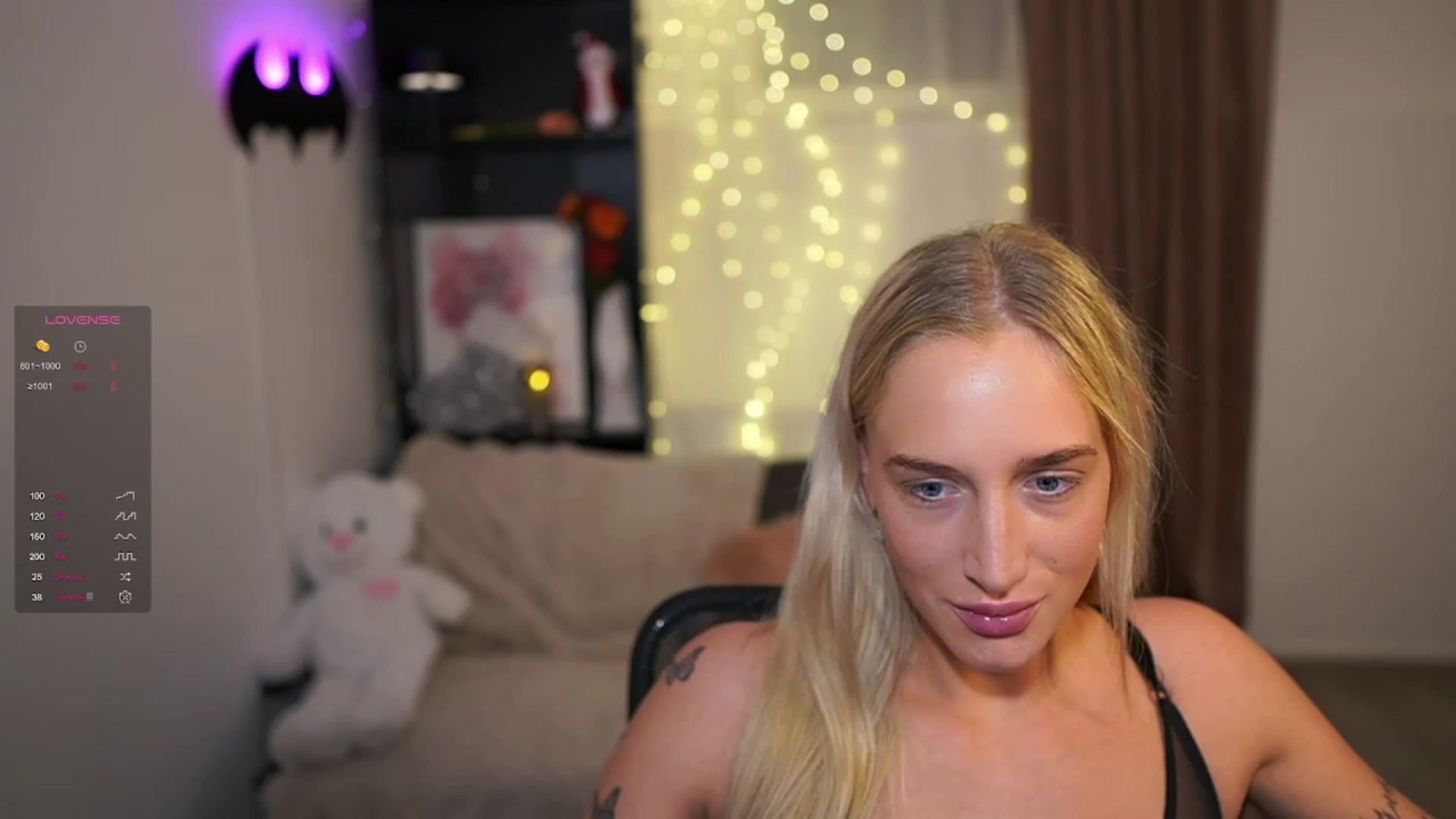 Gallery image thumbnail from NicoletteShea's myfreecams stream on, 01/03/2024, 12:33 image 6 of 20
