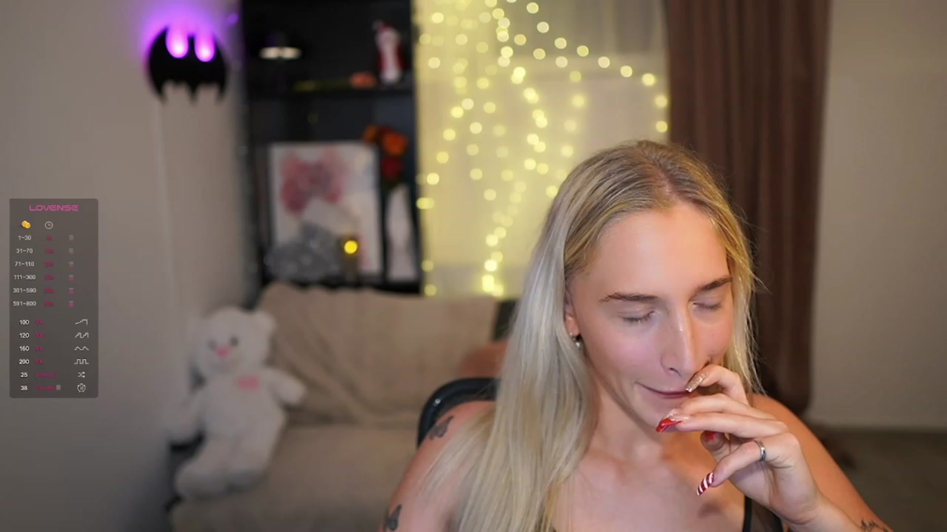Gallery image thumbnail from NicoletteShea's myfreecams stream on, 01/03/2024, 12:33 image 10 of 20