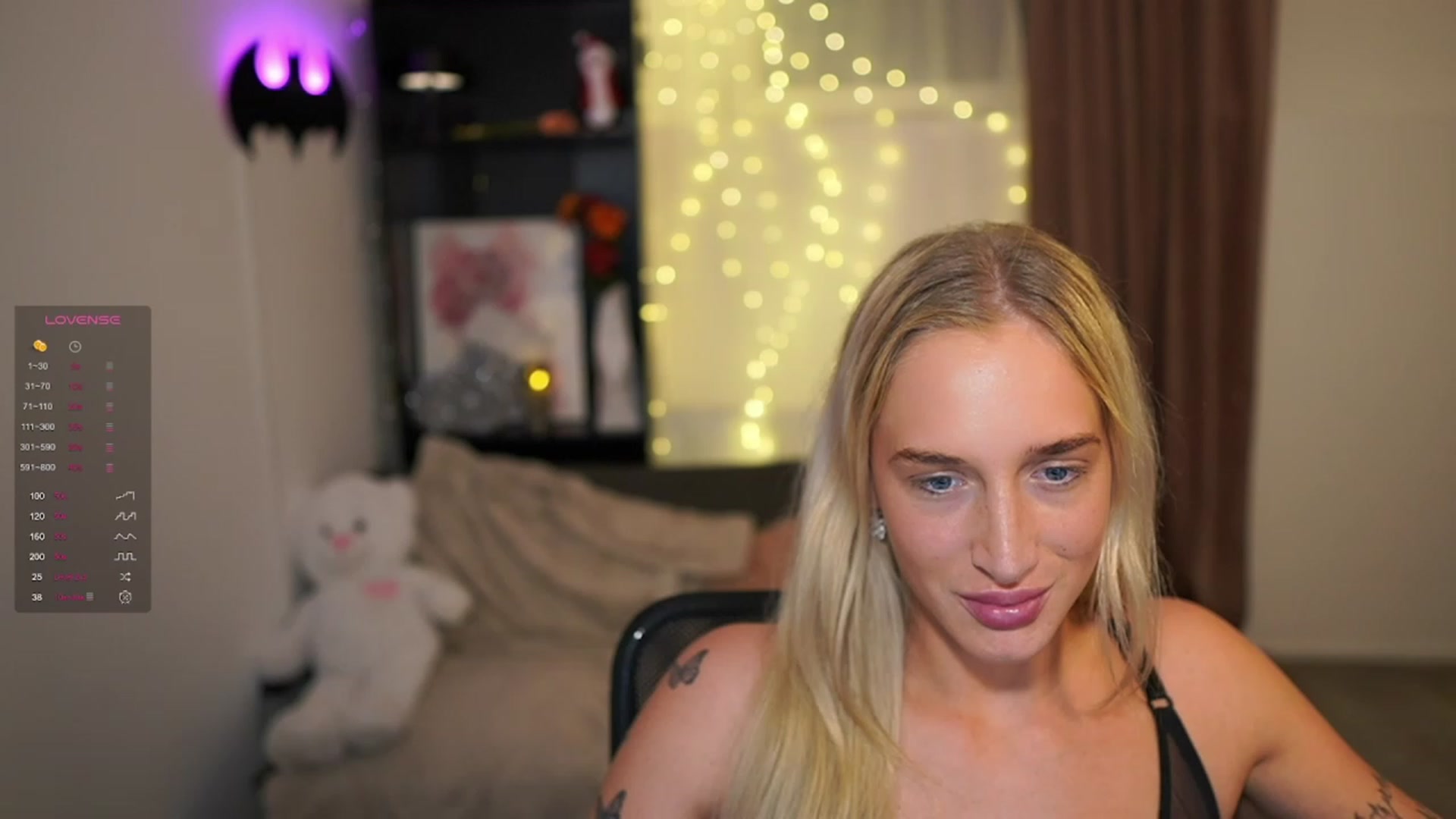Gallery image thumbnail from NicoletteShea's myfreecams stream on, 01/03/2024, 14:01 image 16 of 20