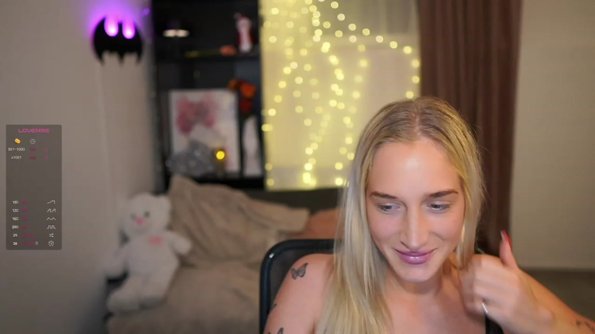 Gallery image thumbnail from NicoletteShea's myfreecams stream on, 01/03/2024, 14:01 image 8 of 20