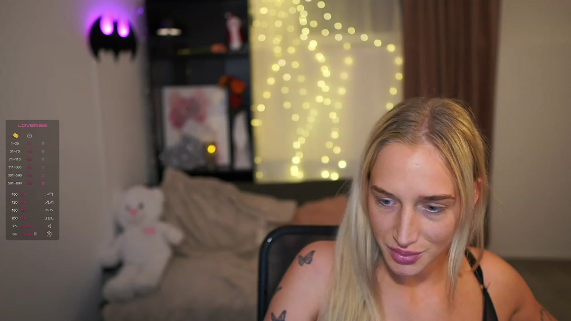 Gallery image thumbnail from NicoletteShea's myfreecams stream on, 01/03/2024, 14:01 image 2 of 20