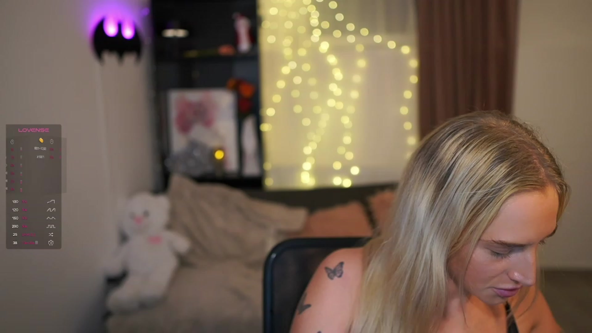 Gallery image thumbnail from NicoletteShea's myfreecams stream on, 01/03/2024, 14:01 image 5 of 20