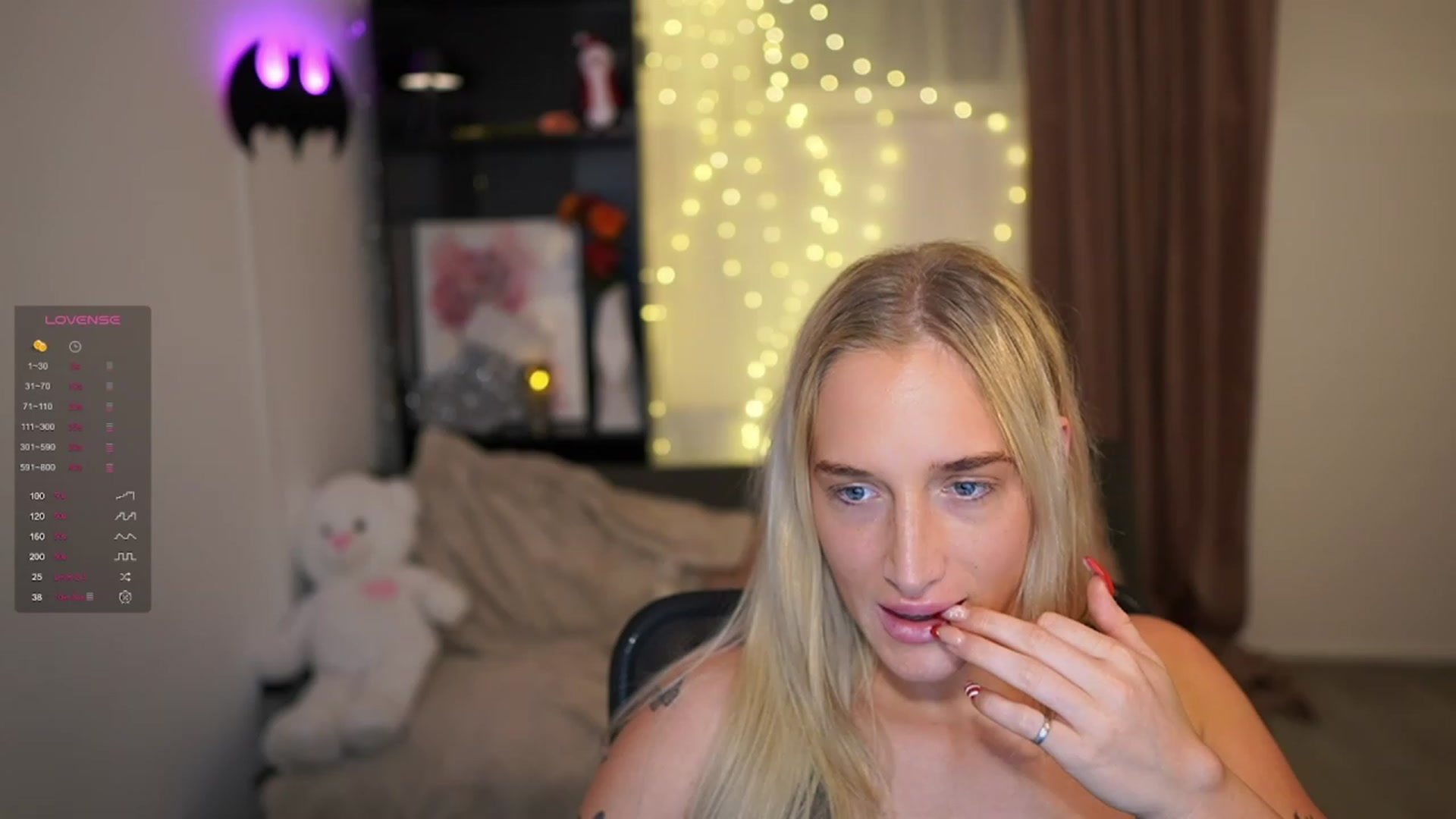 Gallery image thumbnail from NicoletteShea's myfreecams stream on, 01/03/2024, 14:01 image 10 of 20