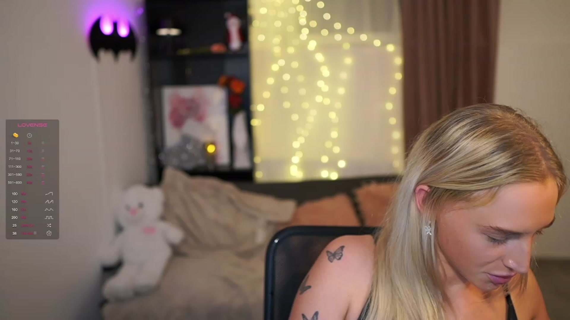 Gallery image thumbnail from NicoletteShea's myfreecams stream on, 01/03/2024, 14:01 image 6 of 20