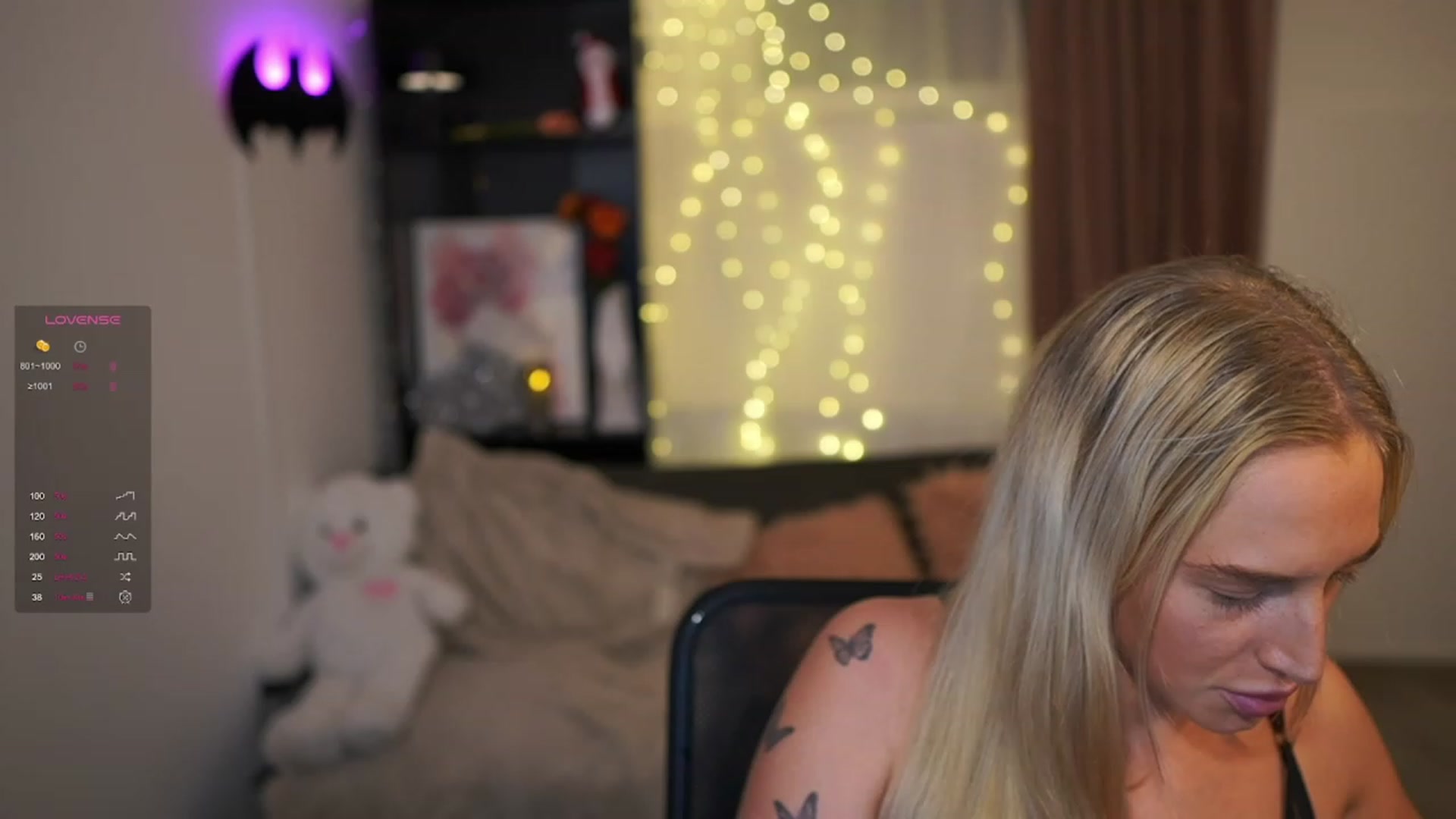 Gallery image thumbnail from NicoletteShea's myfreecams stream on, 01/03/2024, 14:01 image 4 of 20