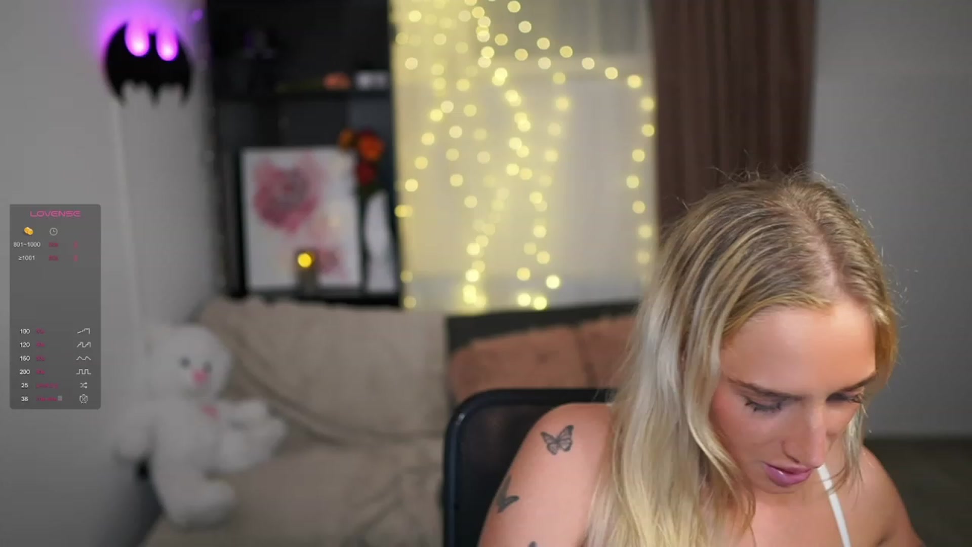 Gallery image thumbnail from NicoletteShea's myfreecams stream on, 01/04/2024, 19:17 image 10 of 20