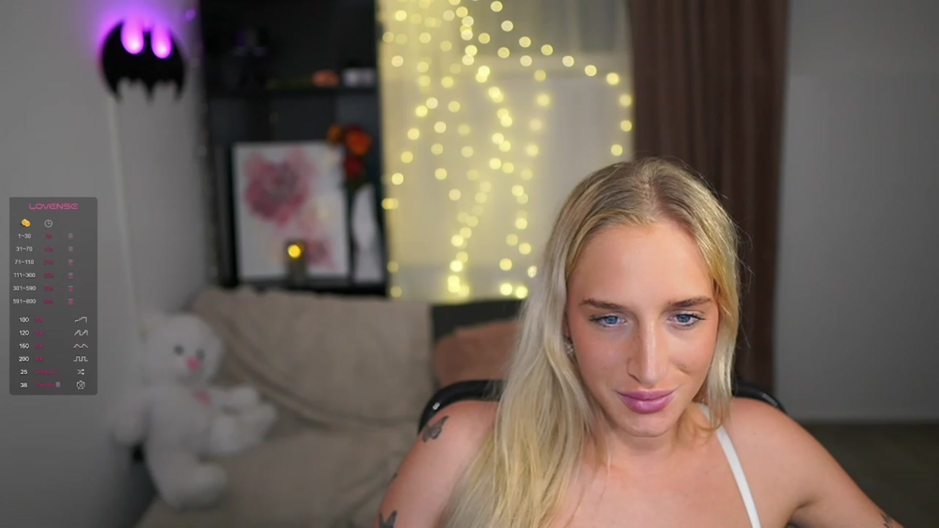 Gallery image thumbnail from NicoletteShea's myfreecams stream on, 01/04/2024, 19:17 image 13 of 20