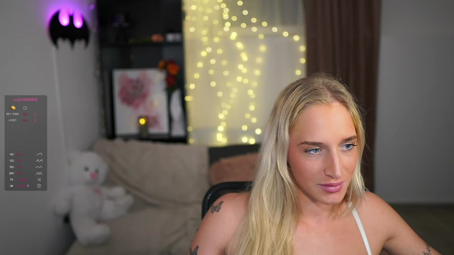 Gallery image thumbnail from NicoletteShea's myfreecams stream on, 01/04/2024, 19:17 image 11 of 20