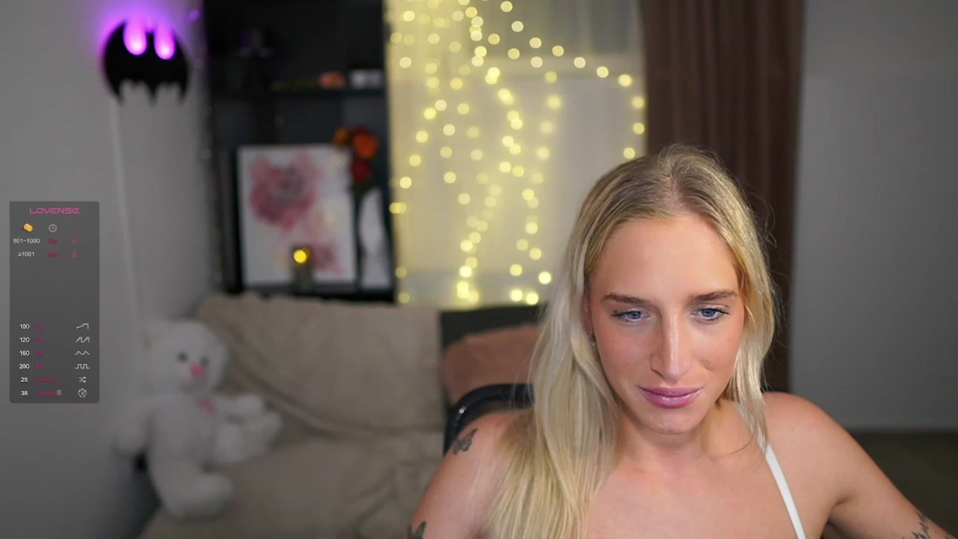 Gallery image thumbnail from NicoletteShea's myfreecams stream on, 01/04/2024, 19:17 image 2 of 20