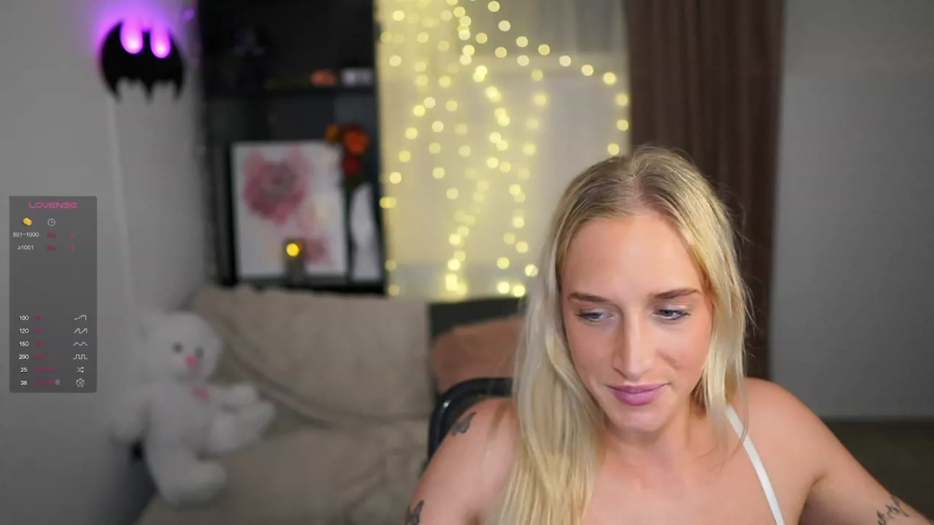 Gallery image thumbnail from NicoletteShea's myfreecams stream on, 01/04/2024, 19:17 image 8 of 20