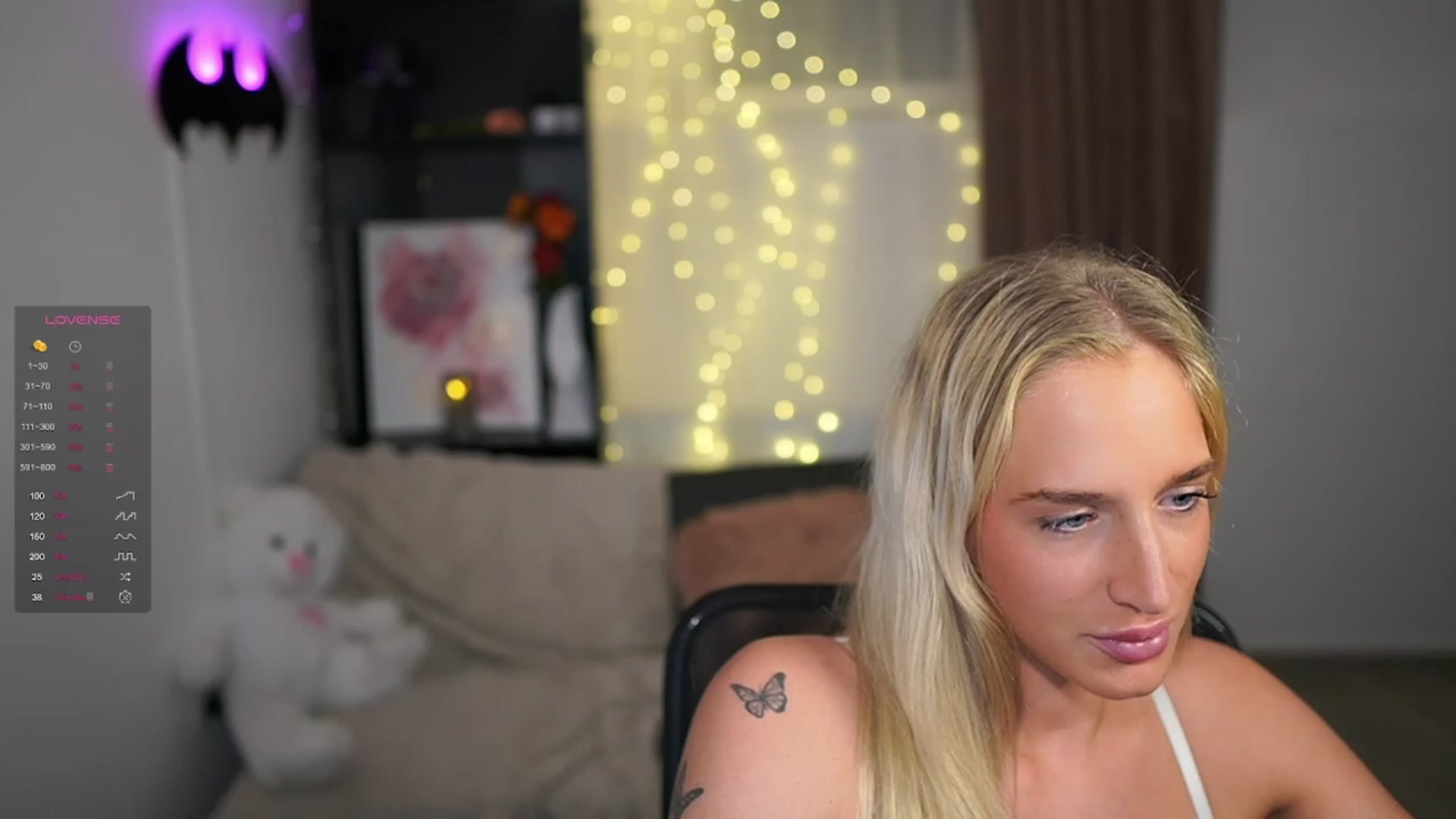 Gallery image thumbnail from NicoletteShea's myfreecams stream on, 01/04/2024, 19:17 image 15 of 20