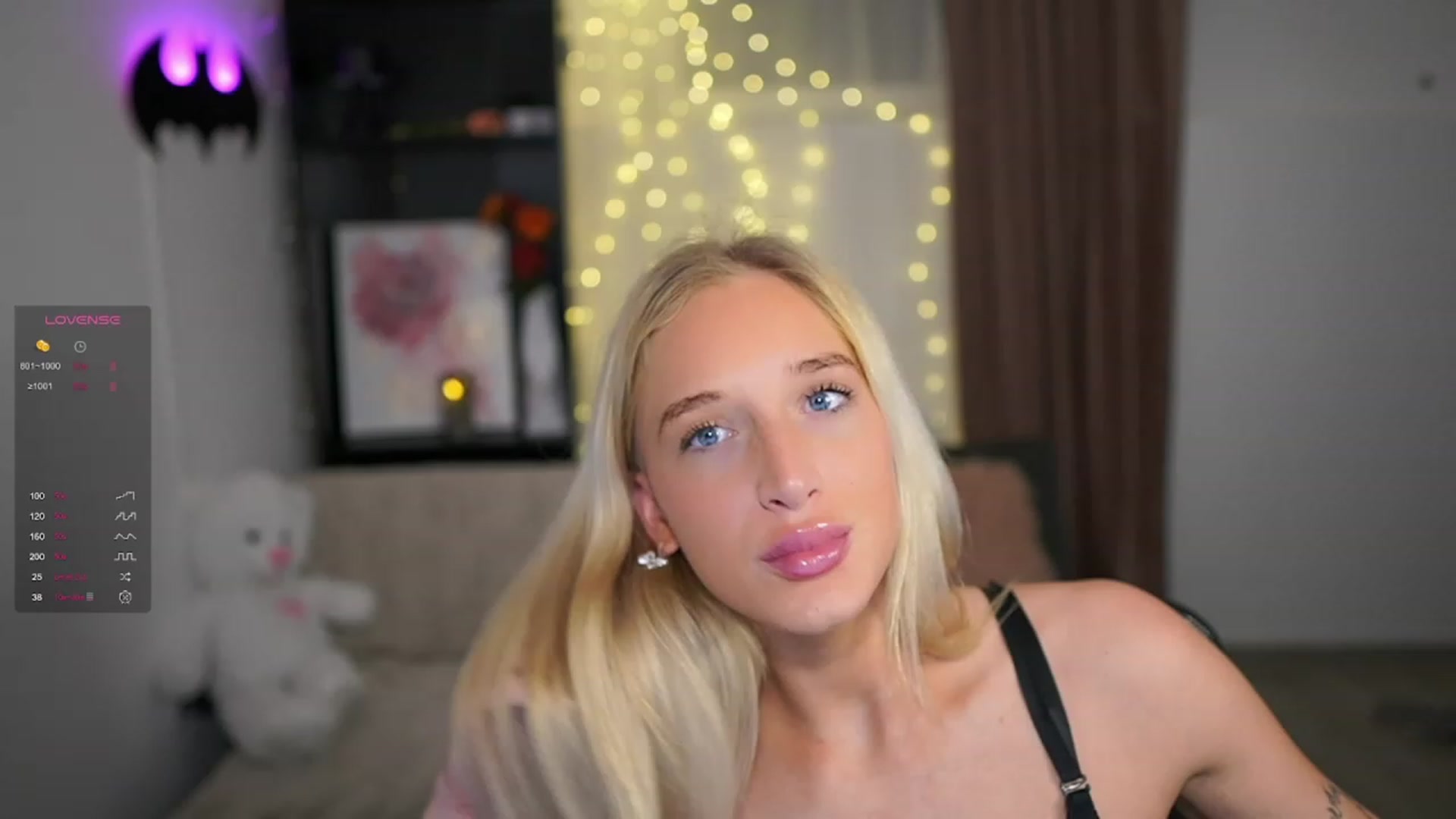 Gallery image thumbnail from NicoletteShea's myfreecams stream on, 01/08/2024, 15:06 image 6 of 20