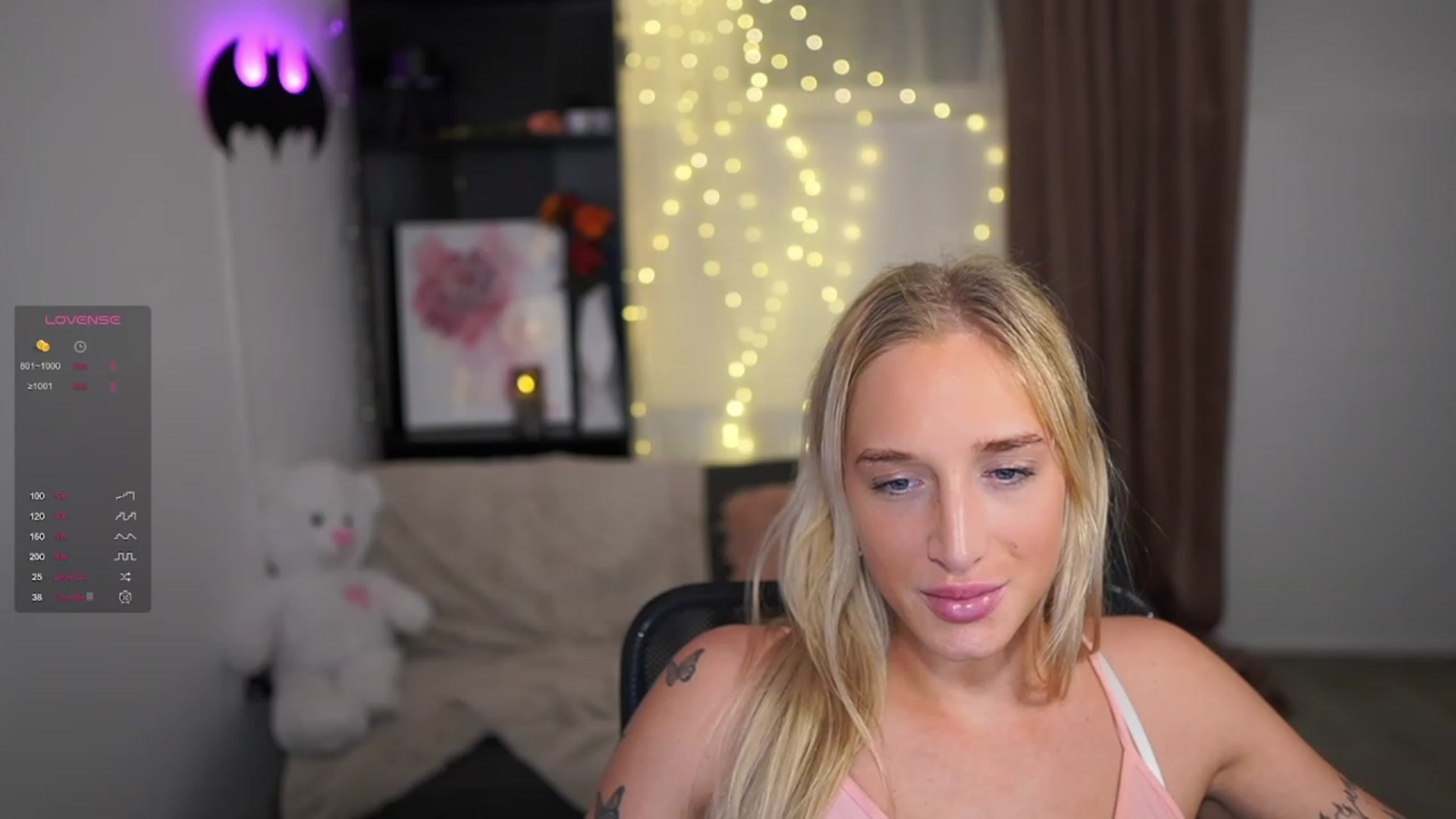 Gallery image thumbnail from NicoletteShea's myfreecams stream on, 01/11/2024, 20:21 image 6 of 20