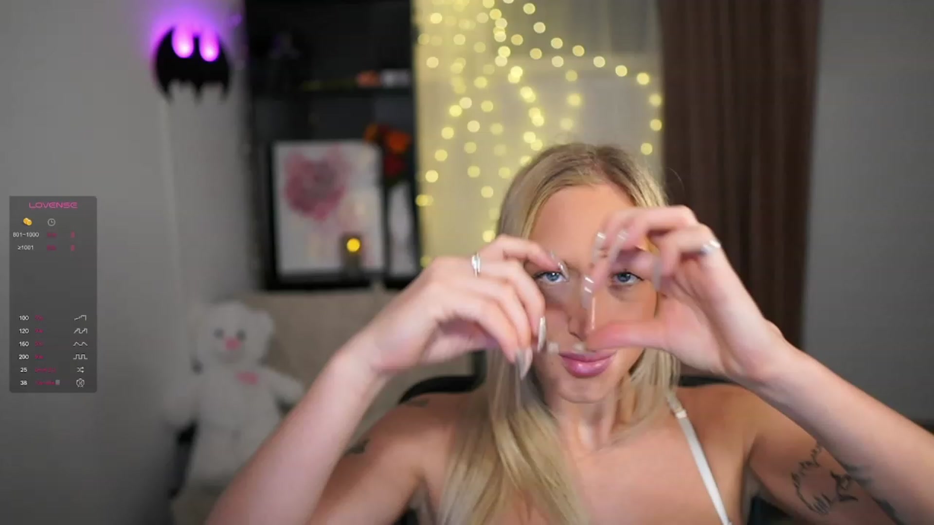 Gallery image thumbnail from NicoletteShea's myfreecams stream on, 01/15/2024, 15:31 image 11 of 20