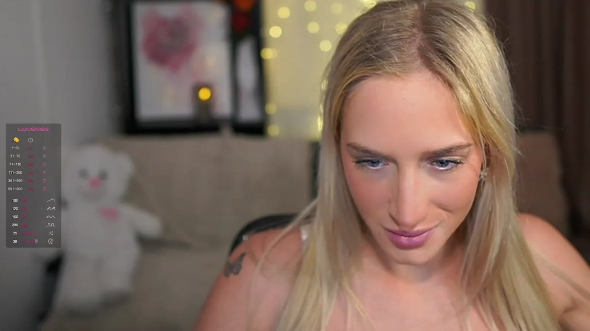 Gallery image thumbnail from NicoletteShea's myfreecams stream on, 01/15/2024, 15:31 image 1 of 20