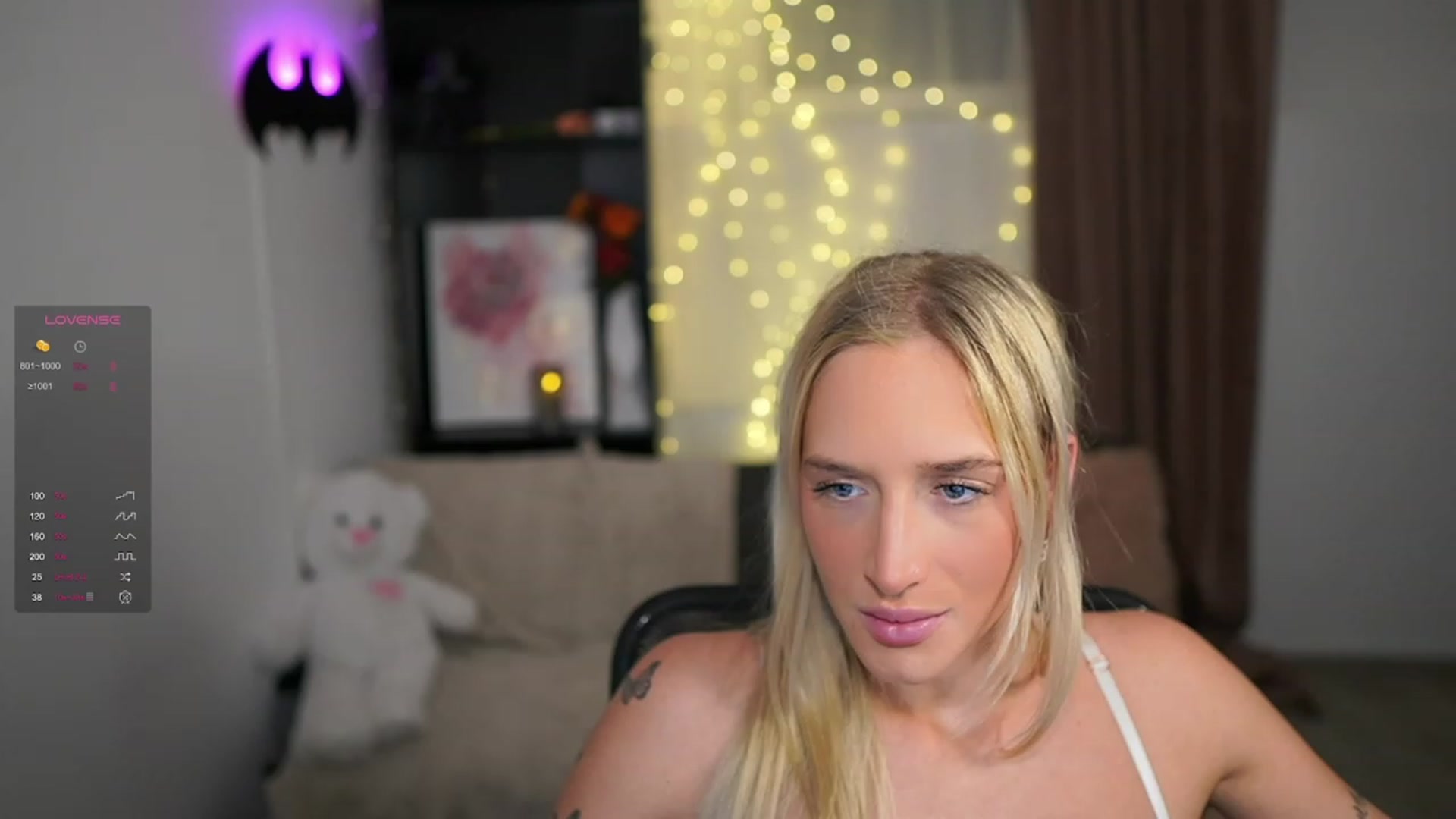 Gallery image thumbnail from NicoletteShea's myfreecams stream on, 01/15/2024, 15:31 image 10 of 20