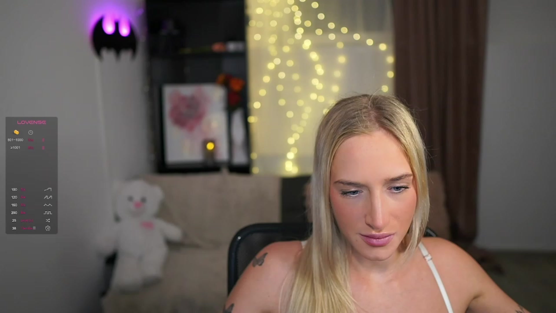 Gallery image thumbnail from NicoletteShea's myfreecams stream on, 01/15/2024, 15:31 image 4 of 20