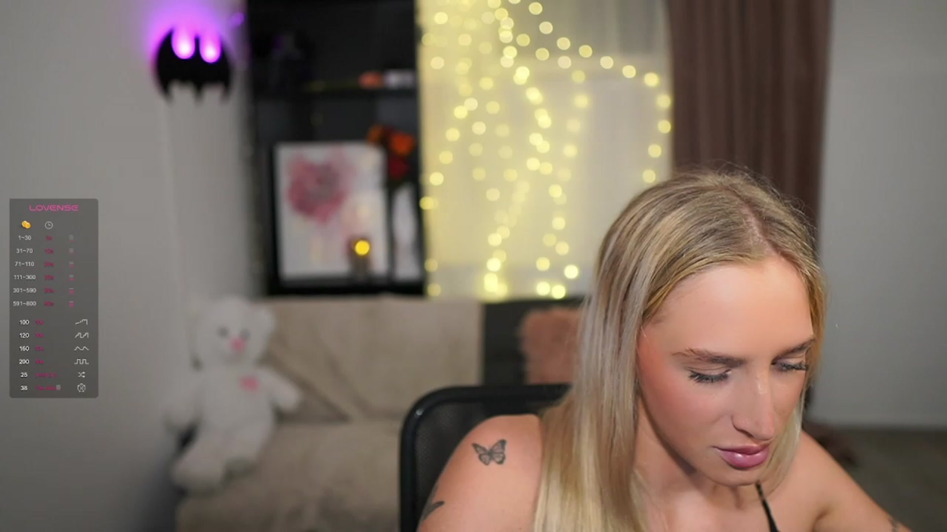 Gallery image thumbnail from NicoletteShea's myfreecams stream on, 01/17/2024, 16:23 image 10 of 20