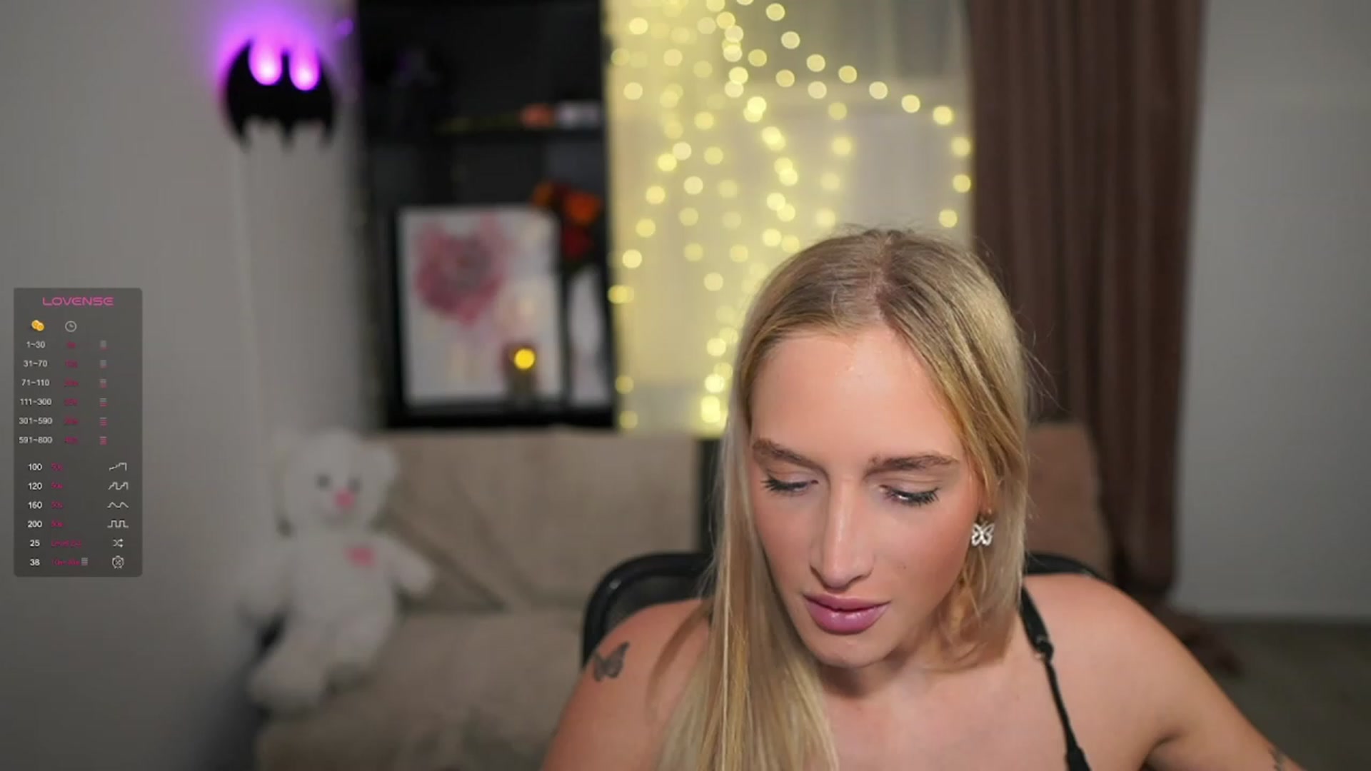 Gallery image thumbnail from NicoletteShea's myfreecams stream on, 01/17/2024, 16:23 image 4 of 20