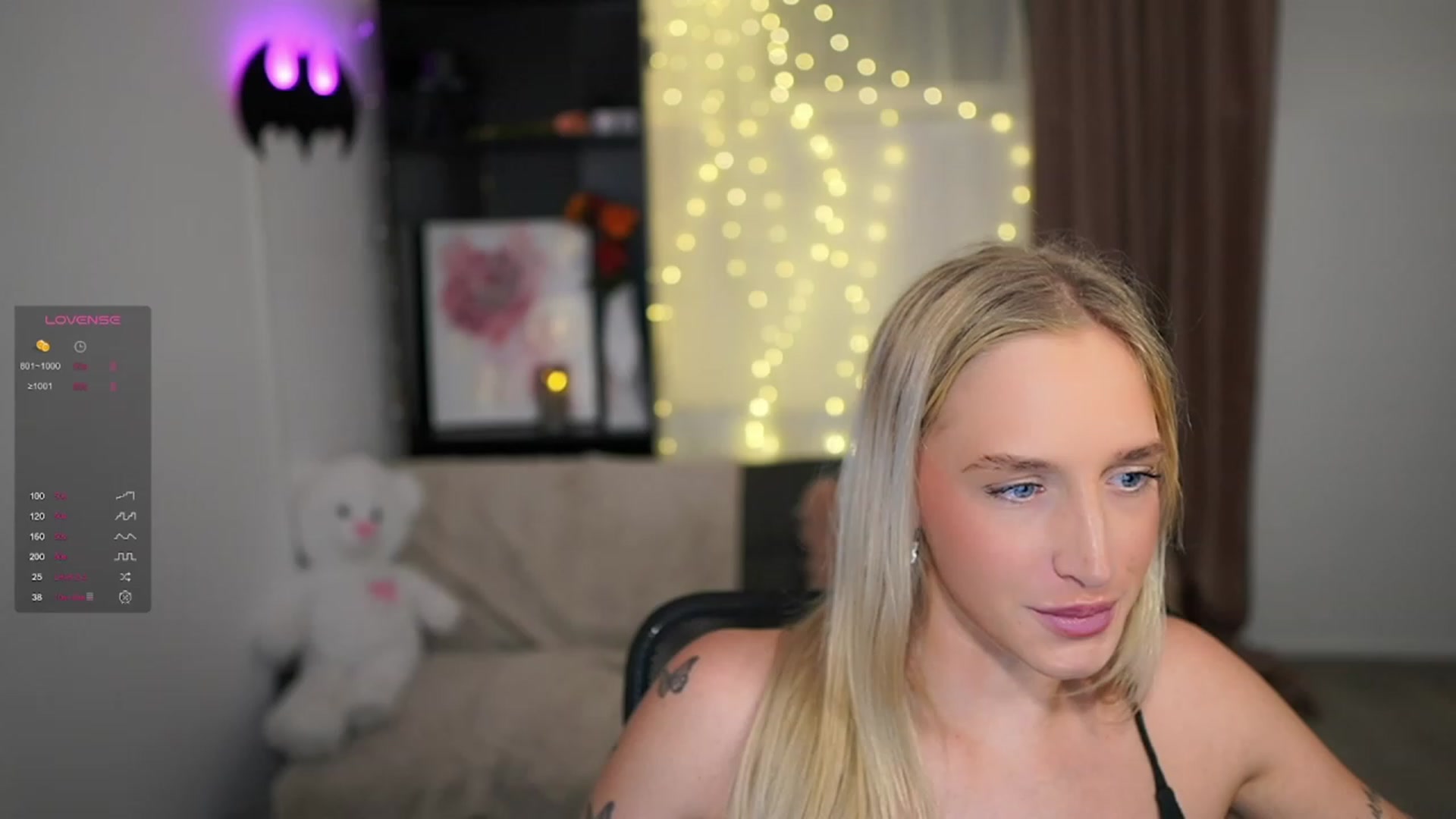 Gallery image thumbnail from NicoletteShea's myfreecams stream on, 01/17/2024, 16:23 image 9 of 20