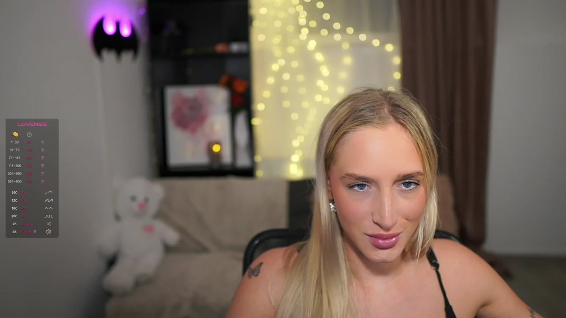 Gallery image thumbnail from NicoletteShea's myfreecams stream on, 01/17/2024, 16:23 image 2 of 20