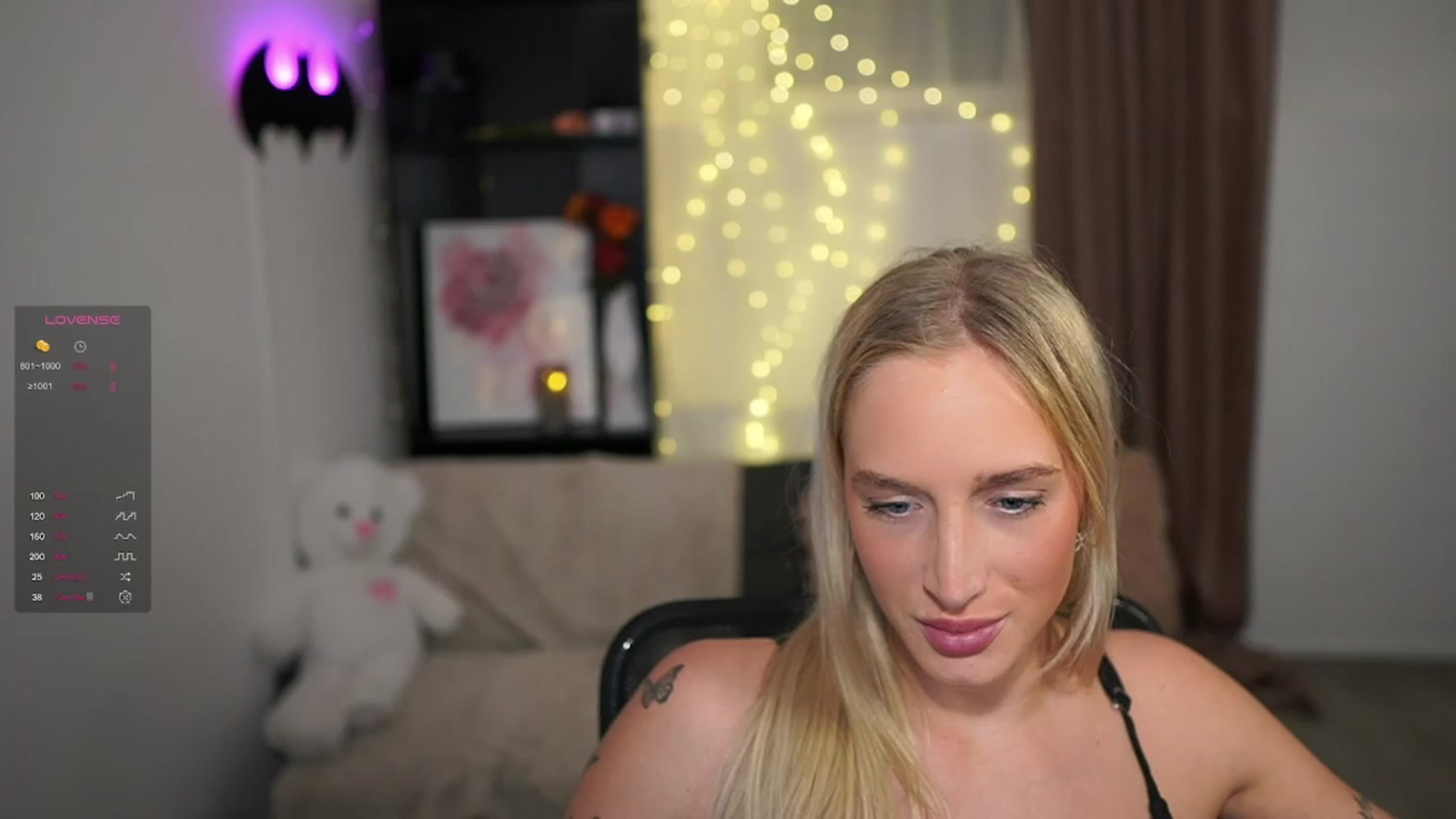 Gallery image thumbnail from NicoletteShea's myfreecams stream on, 01/17/2024, 16:23 image 7 of 20