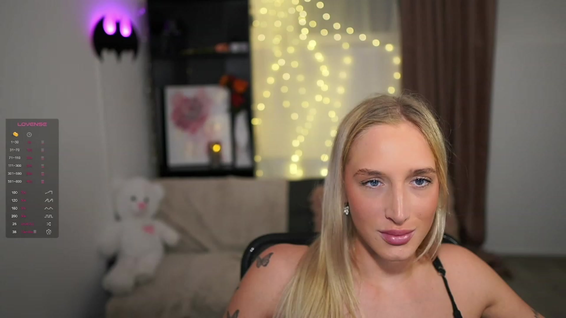Gallery image thumbnail from NicoletteShea's myfreecams stream on, 01/17/2024, 16:23 image 6 of 20