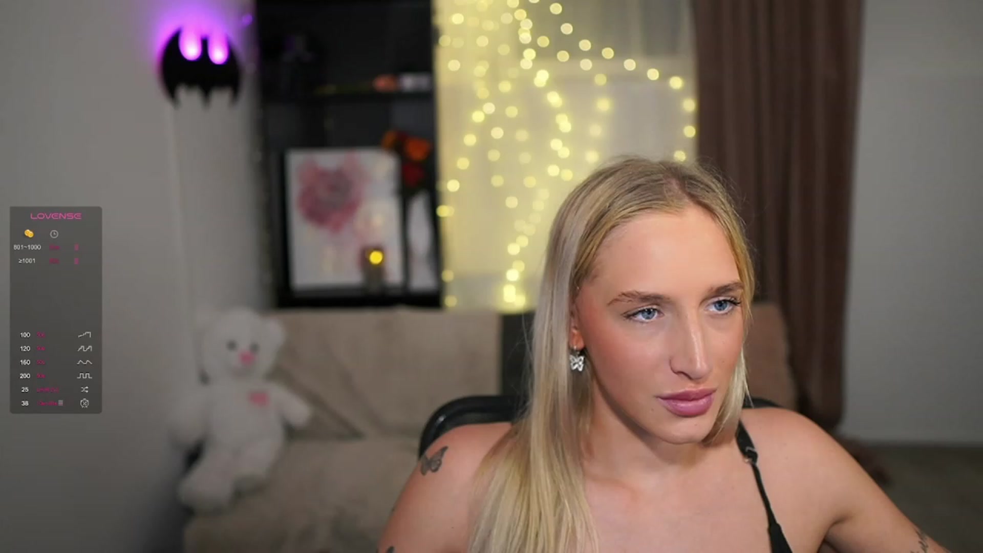Gallery image thumbnail from NicoletteShea's myfreecams stream on, 01/17/2024, 16:23 image 3 of 20