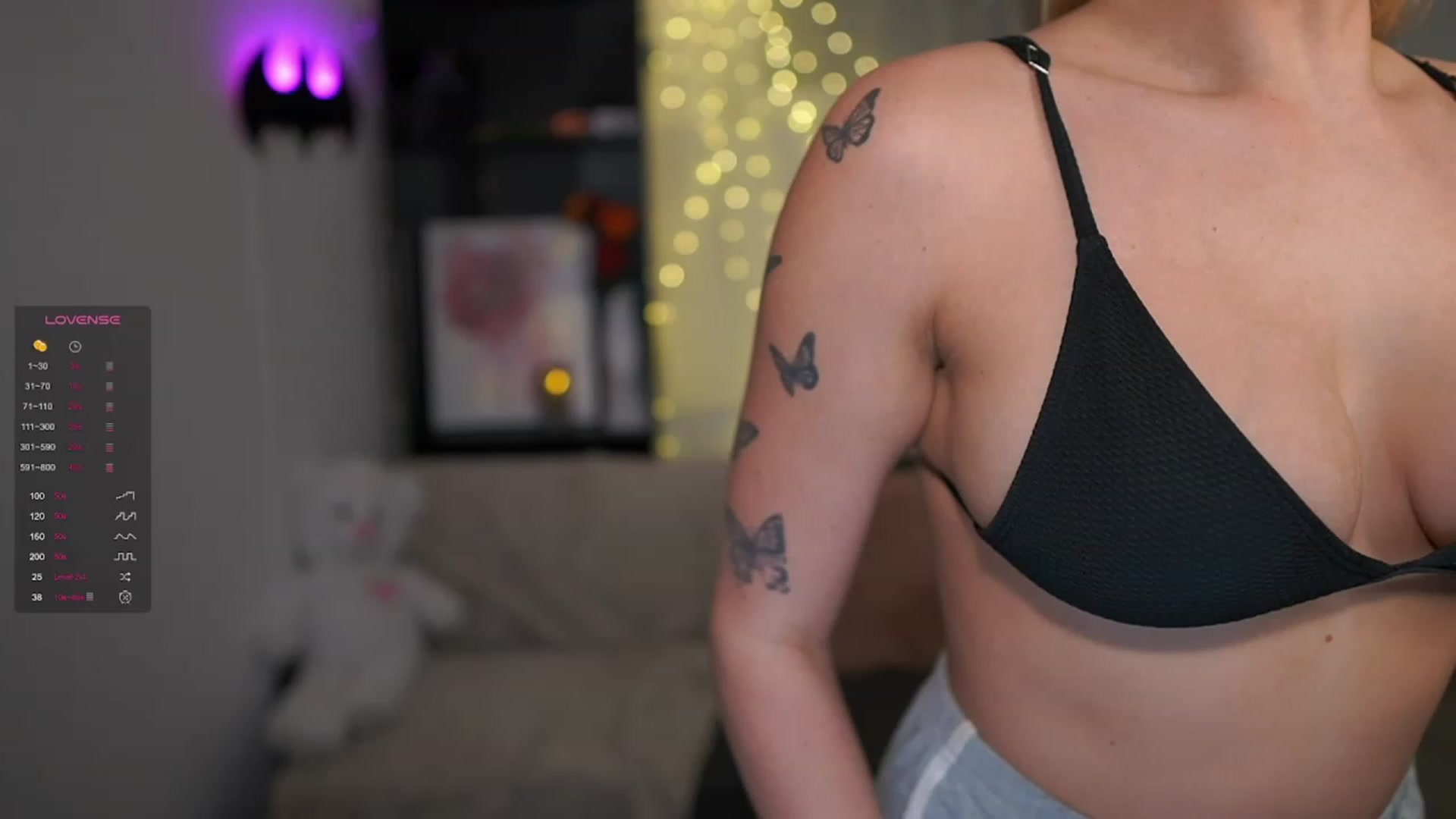 Gallery image thumbnail from NicoletteShea's myfreecams stream on, 01/17/2024, 17:35 image 3 of 20