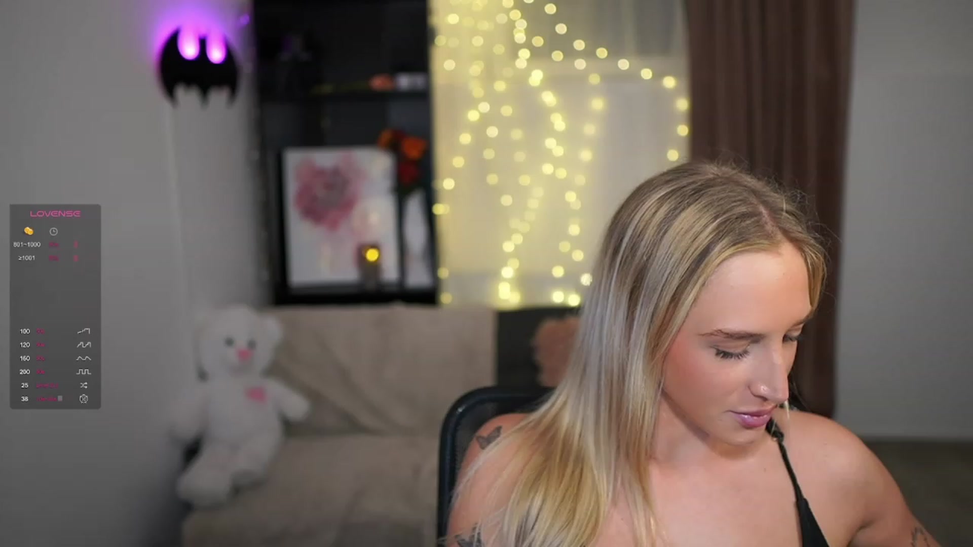 Gallery image thumbnail from NicoletteShea's myfreecams stream on, 01/17/2024, 17:35 image 1 of 20