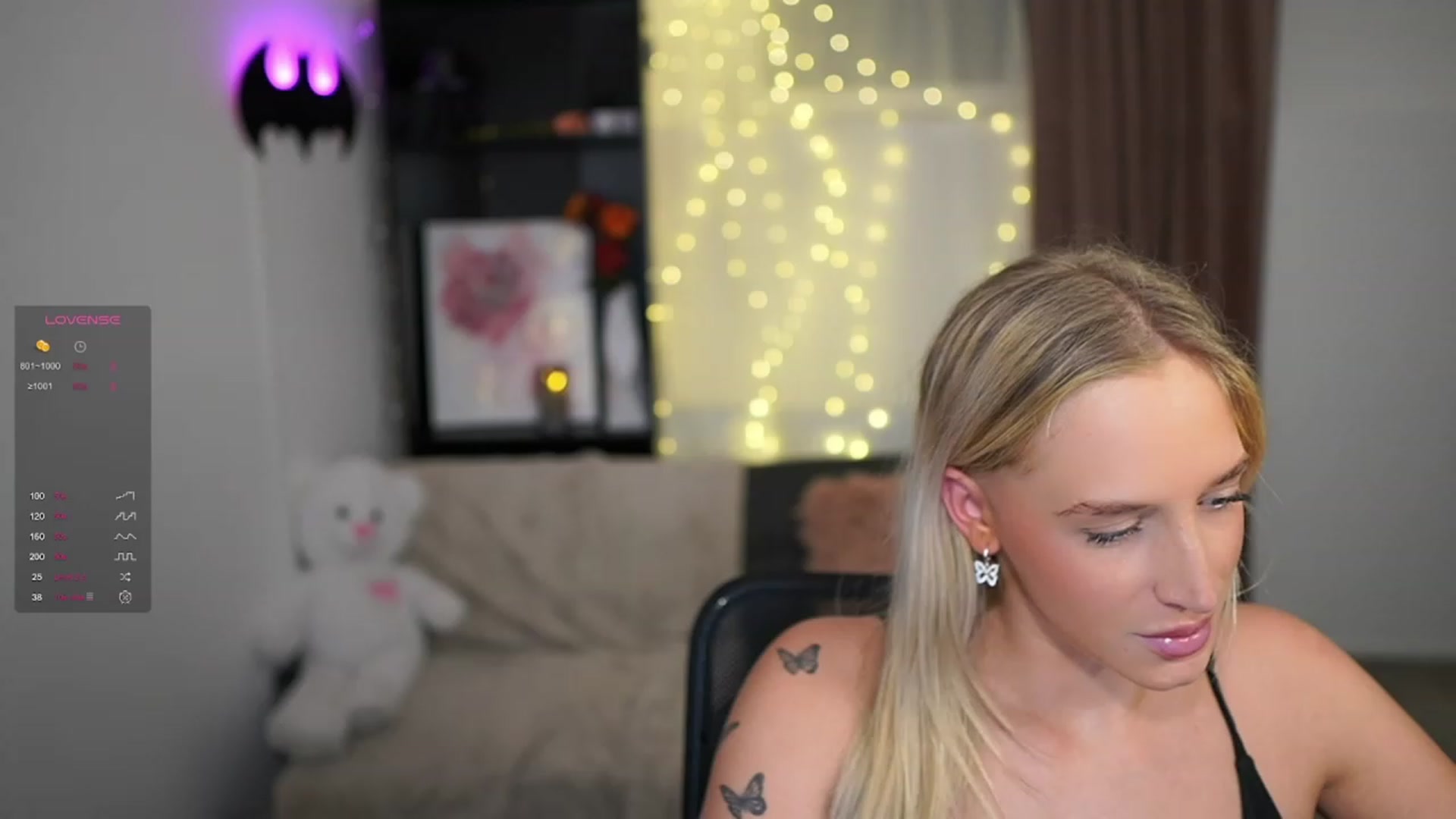 Gallery image thumbnail from NicoletteShea's myfreecams stream on, 01/17/2024, 17:35 image 13 of 20