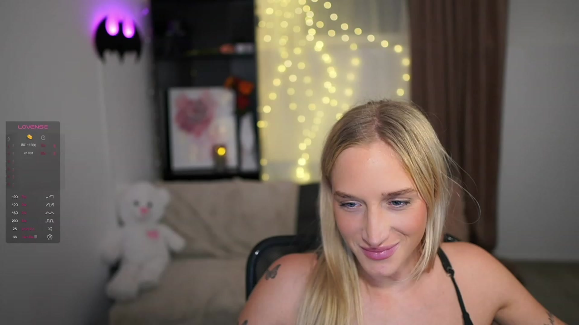 Gallery image thumbnail from NicoletteShea's myfreecams stream on, 01/17/2024, 19:02 image 14 of 20