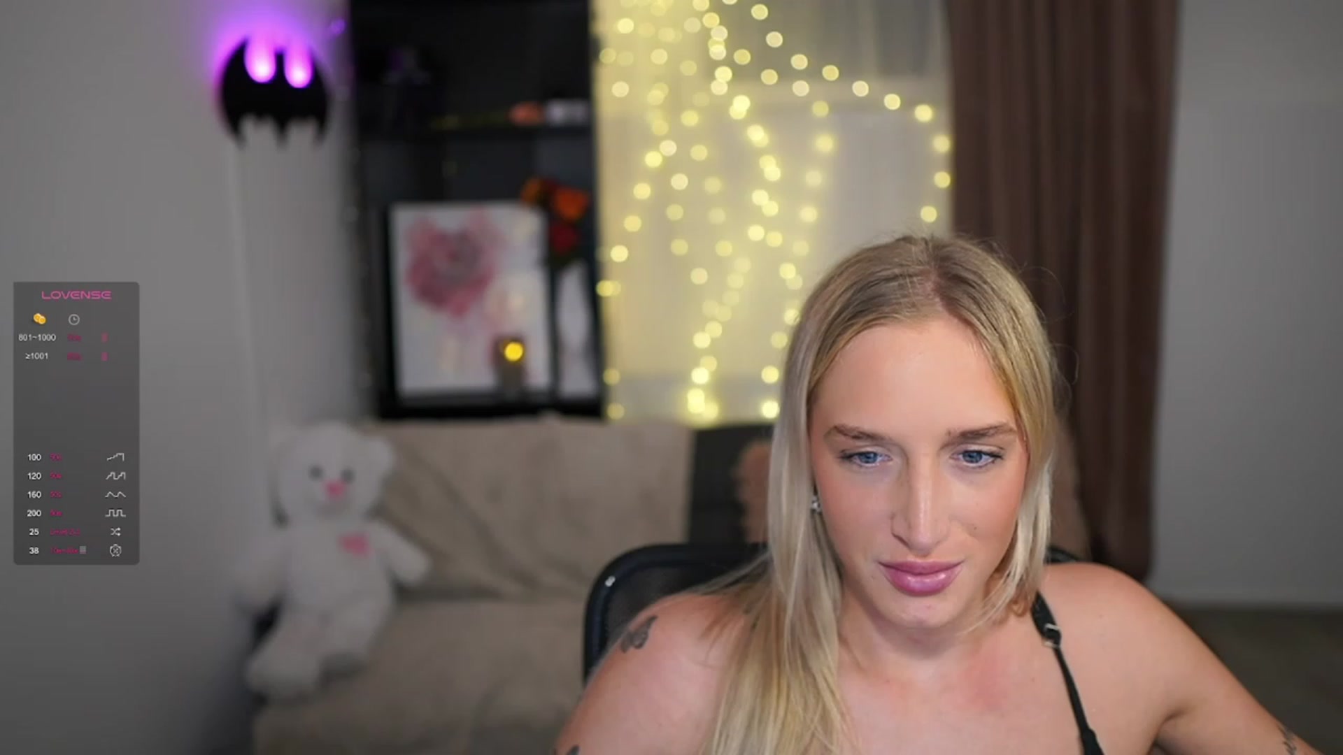 Gallery image thumbnail from NicoletteShea's myfreecams stream on, 01/17/2024, 19:02 image 17 of 20