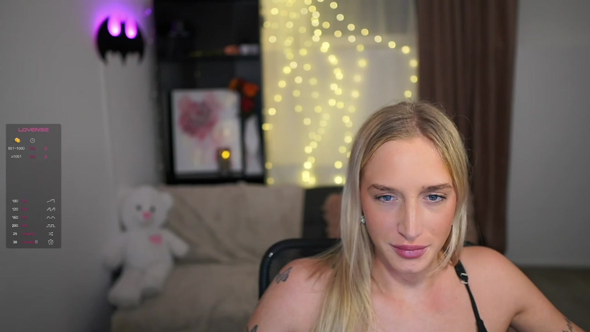 Gallery image thumbnail from NicoletteShea's myfreecams stream on, 01/17/2024, 19:02 image 16 of 20