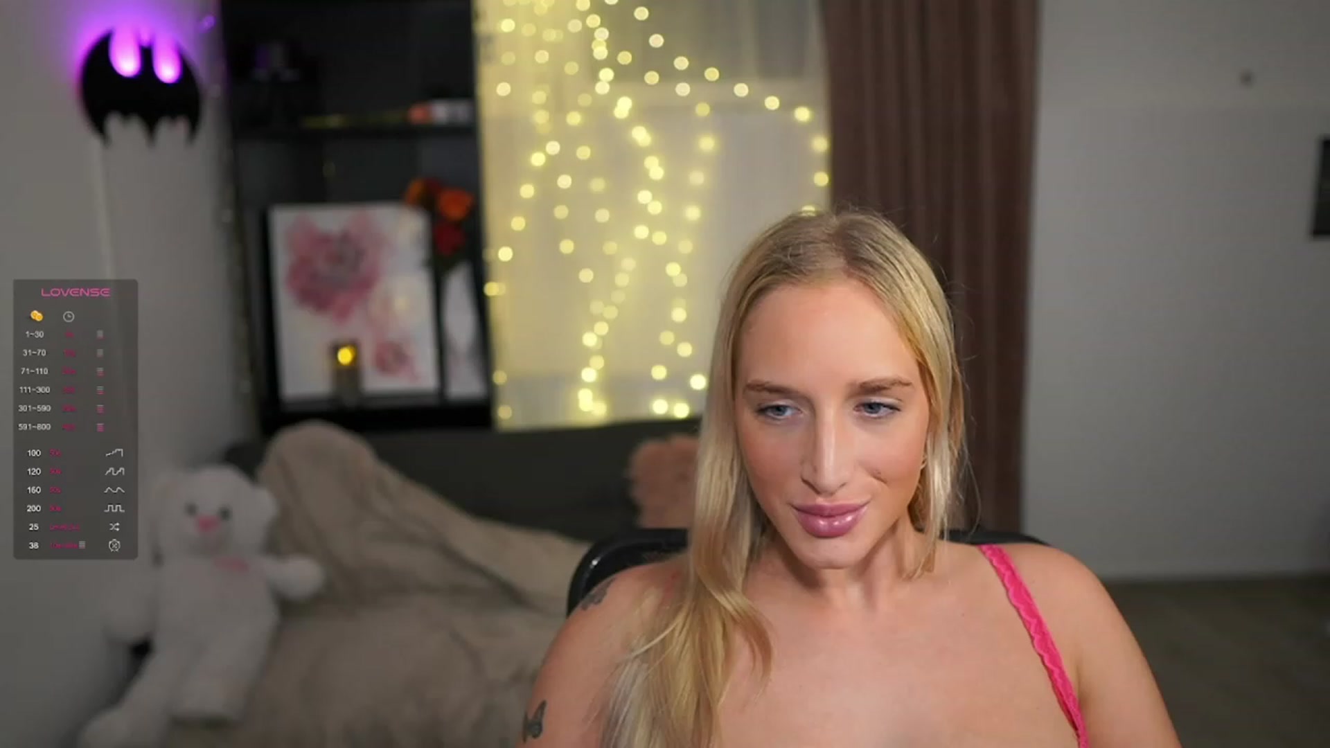 Gallery image thumbnail from NicoletteShea's myfreecams stream on, 01/18/2024, 19:06 image 1 of 20