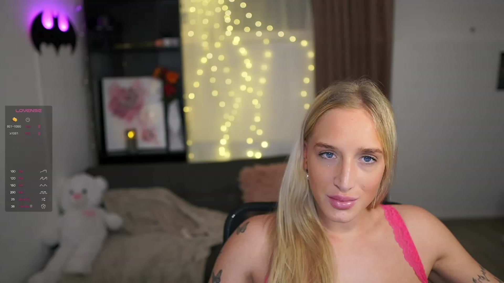Gallery image thumbnail from NicoletteShea's myfreecams stream on, 01/18/2024, 21:05 image 18 of 20
