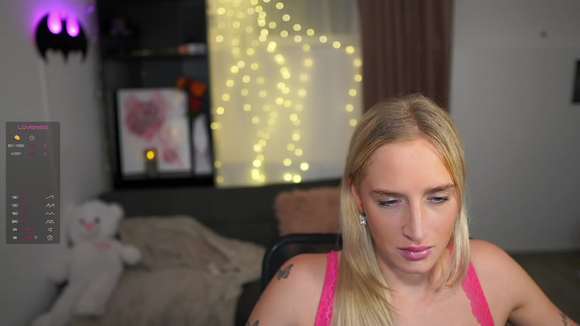 Gallery image thumbnail from NicoletteShea's myfreecams stream on, 01/18/2024, 21:05 image 14 of 20
