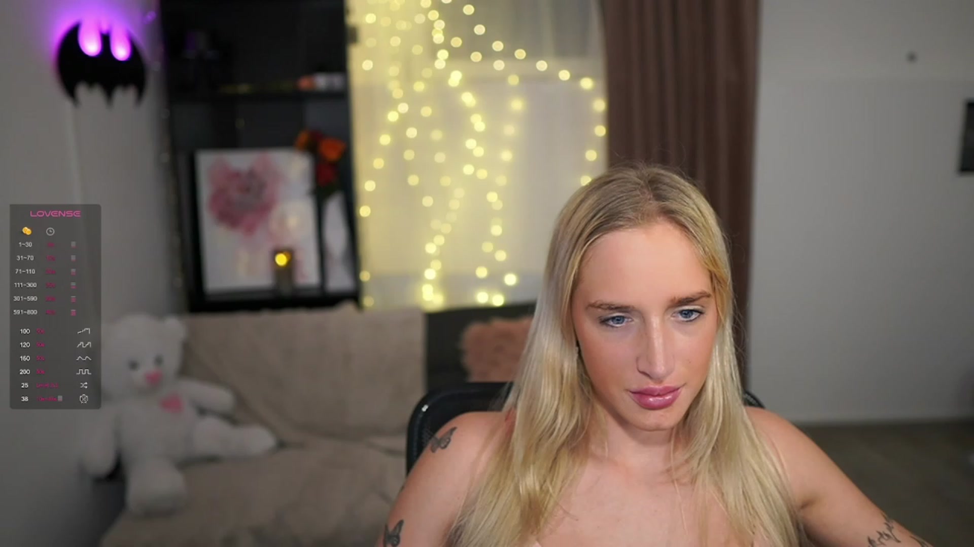 Gallery image thumbnail from NicoletteShea's myfreecams stream on, 01/19/2024, 19:51 image 15 of 20