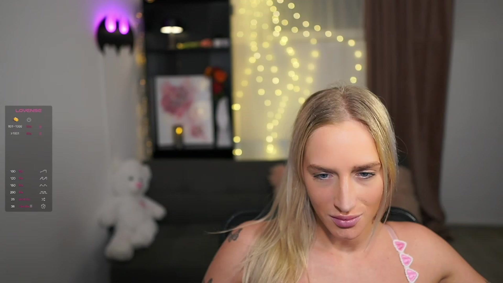Gallery image thumbnail from NicoletteShea's myfreecams stream on, 01/24/2024, 14:23 image 10 of 20