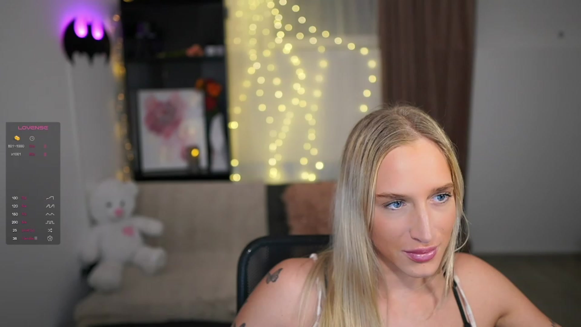 Gallery image thumbnail from NicoletteShea's myfreecams stream on, 01/25/2024, 16:36 image 6 of 20