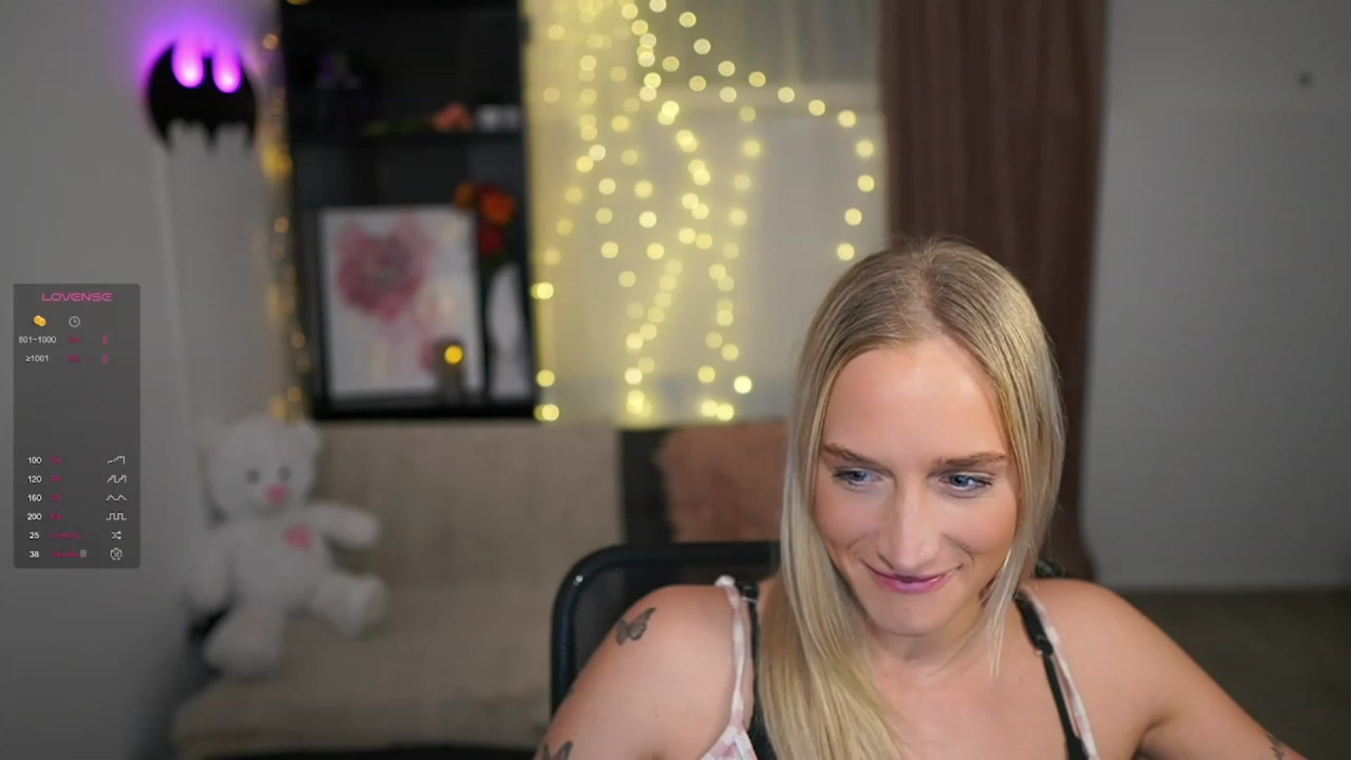 Gallery image thumbnail from NicoletteShea's myfreecams stream on, 01/25/2024, 16:36 image 2 of 20