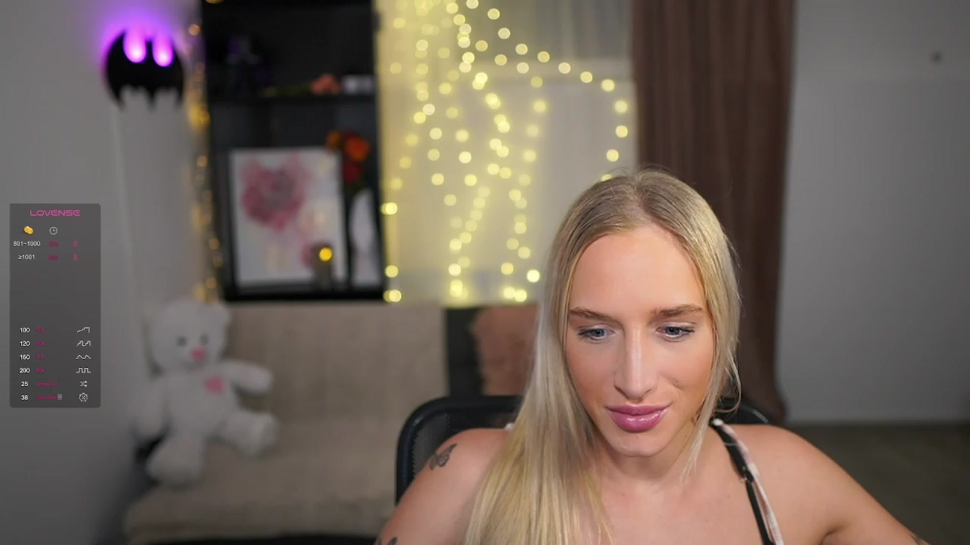 Gallery image thumbnail from NicoletteShea's myfreecams stream on, 01/25/2024, 16:36 image 4 of 20