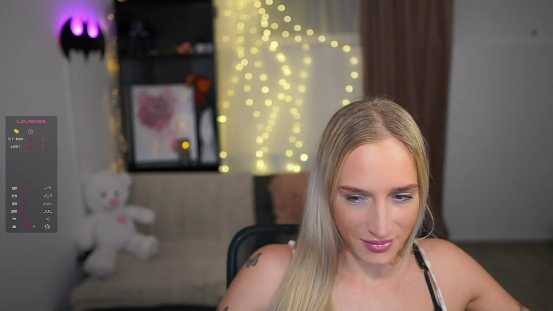 Gallery image thumbnail from NicoletteShea's myfreecams stream on, 01/25/2024, 16:36 image 5 of 20