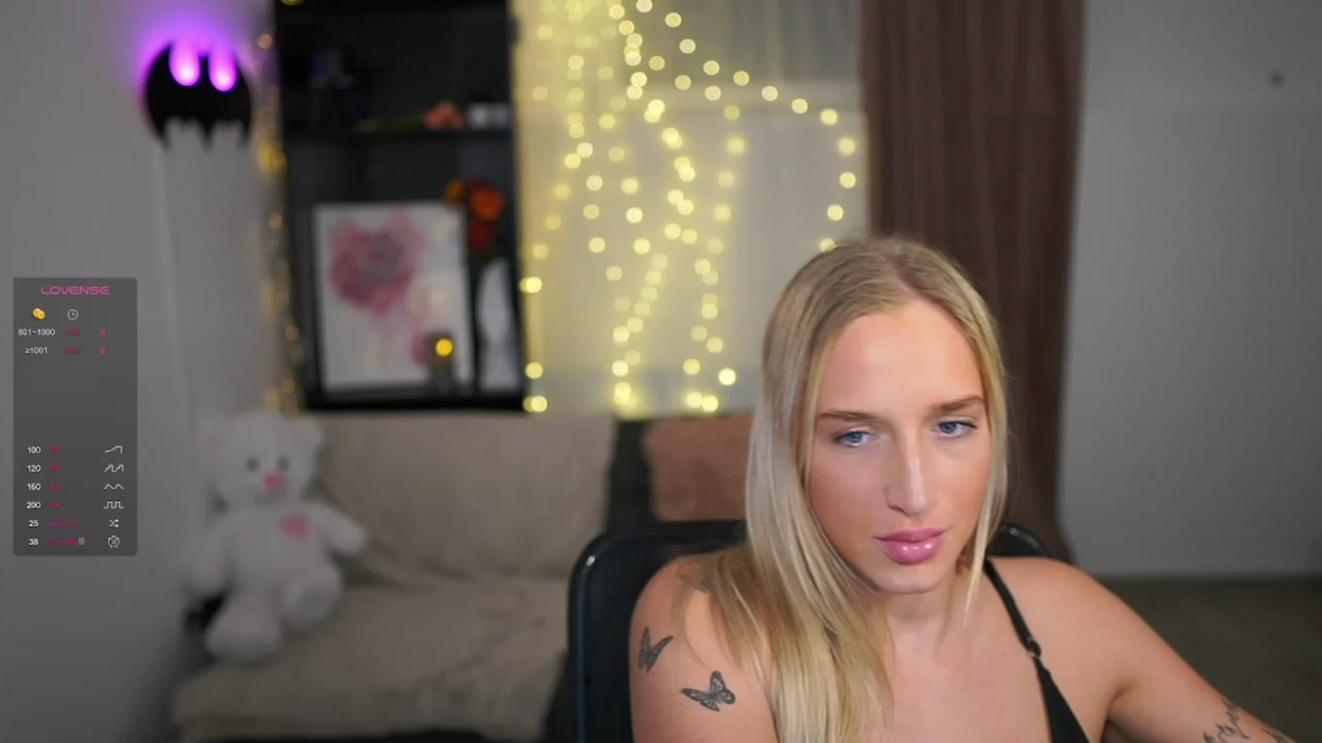 Gallery image thumbnail from NicoletteShea's myfreecams stream on, 01/25/2024, 18:43 image 10 of 20