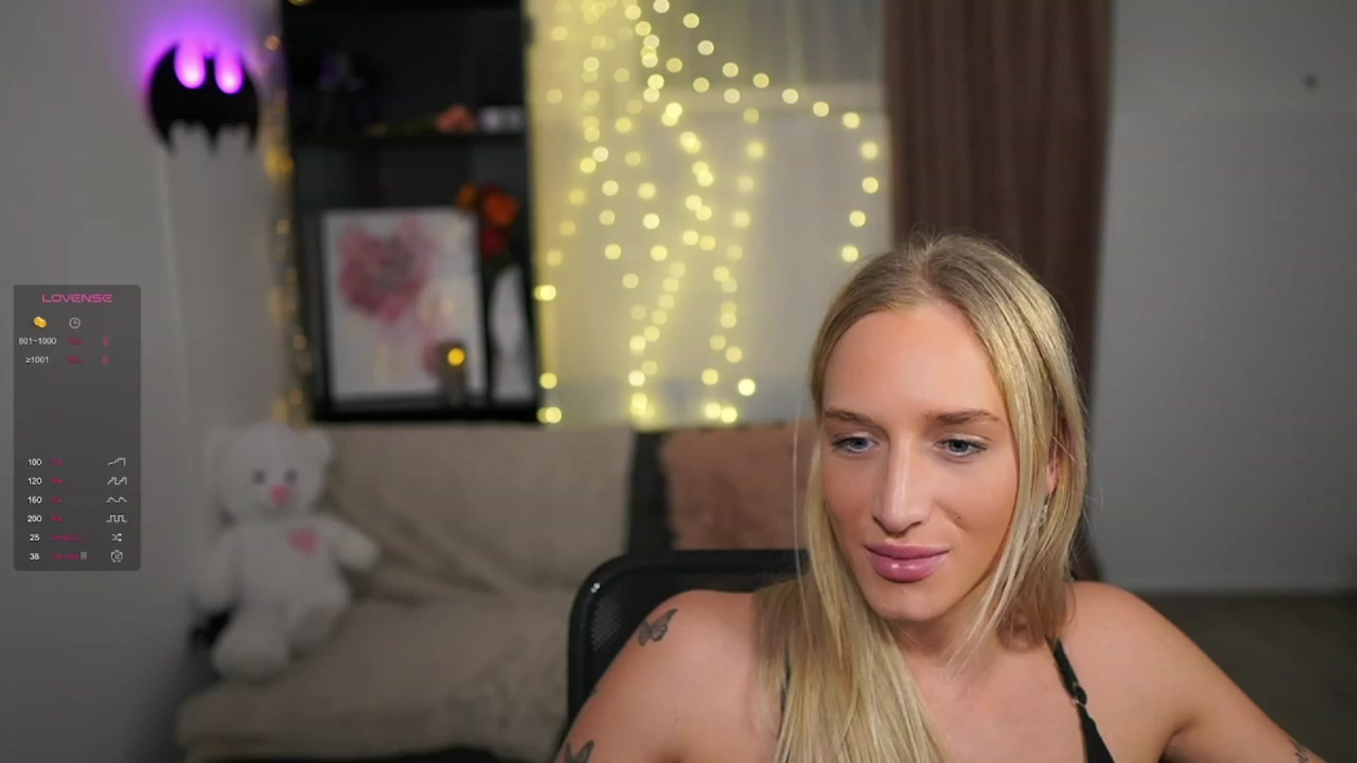 Gallery image thumbnail from NicoletteShea's myfreecams stream on, 01/25/2024, 18:43 image 15 of 20