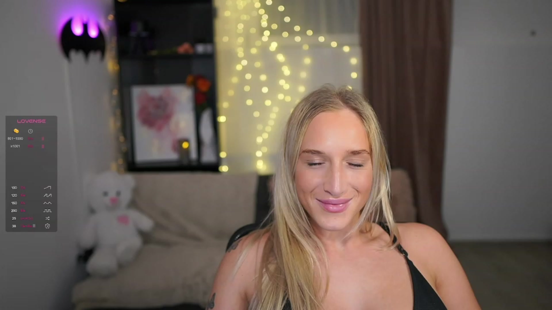 Gallery image thumbnail from NicoletteShea's myfreecams stream on, 01/25/2024, 18:43 image 18 of 20