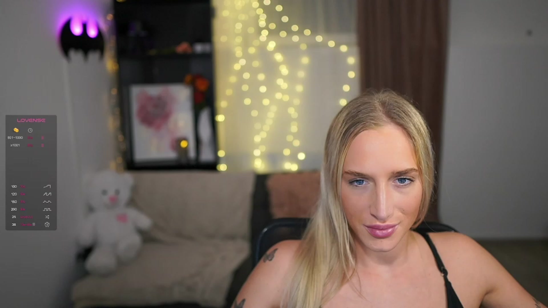 Gallery image thumbnail from NicoletteShea's myfreecams stream on, 01/25/2024, 18:43 image 7 of 20